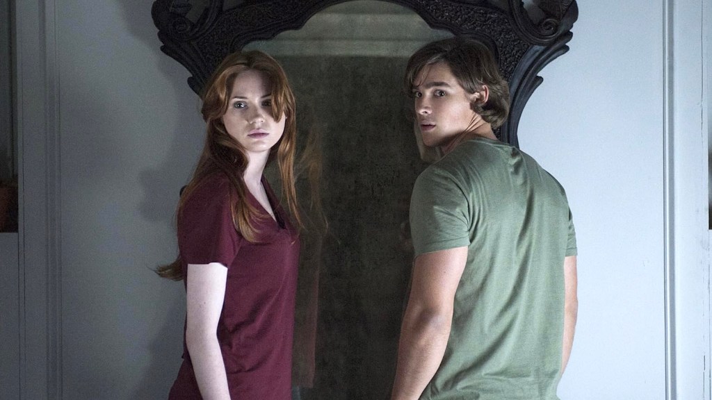 Karen Gillan and Brenton Thwaites in Oculus